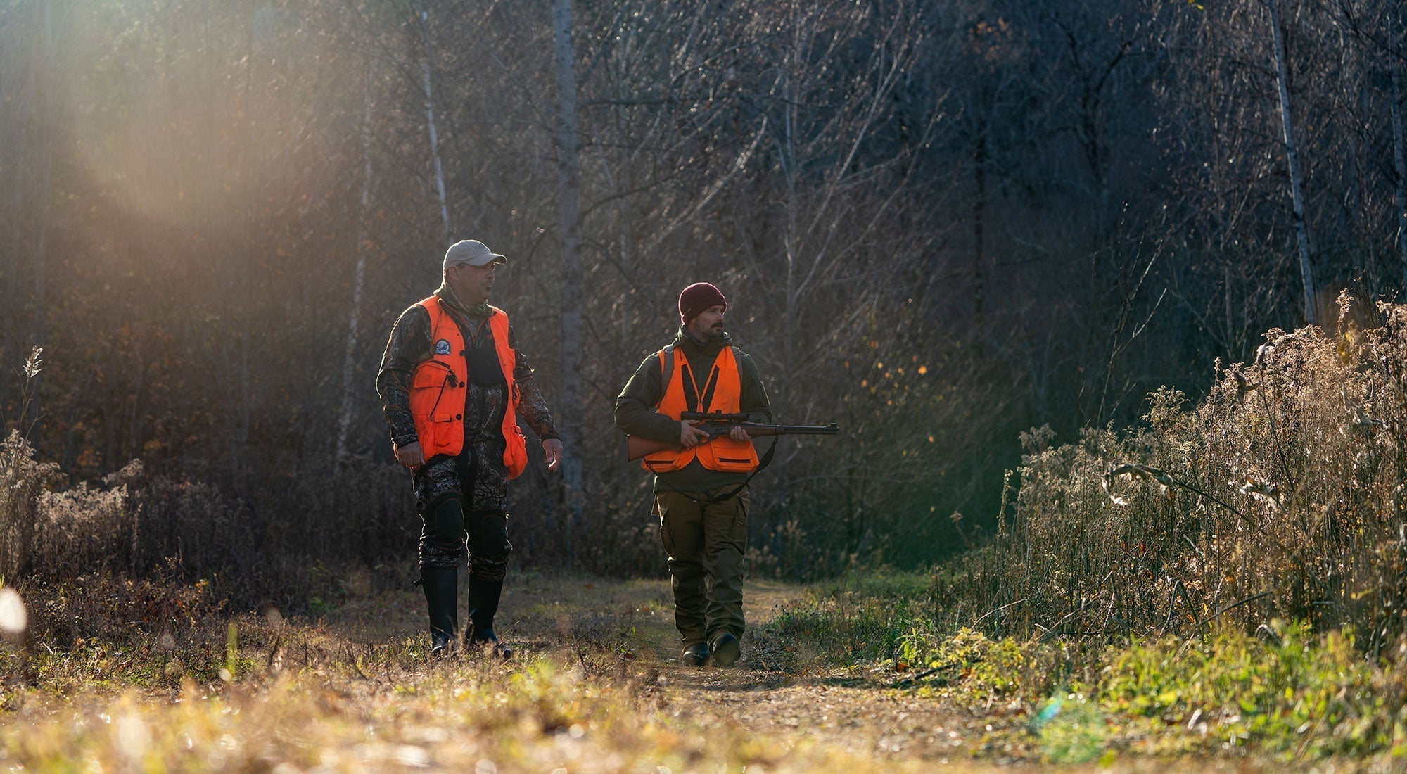 MONTEBELLO - ADVENTURING ON A HUGE TERRITORY - Hooké