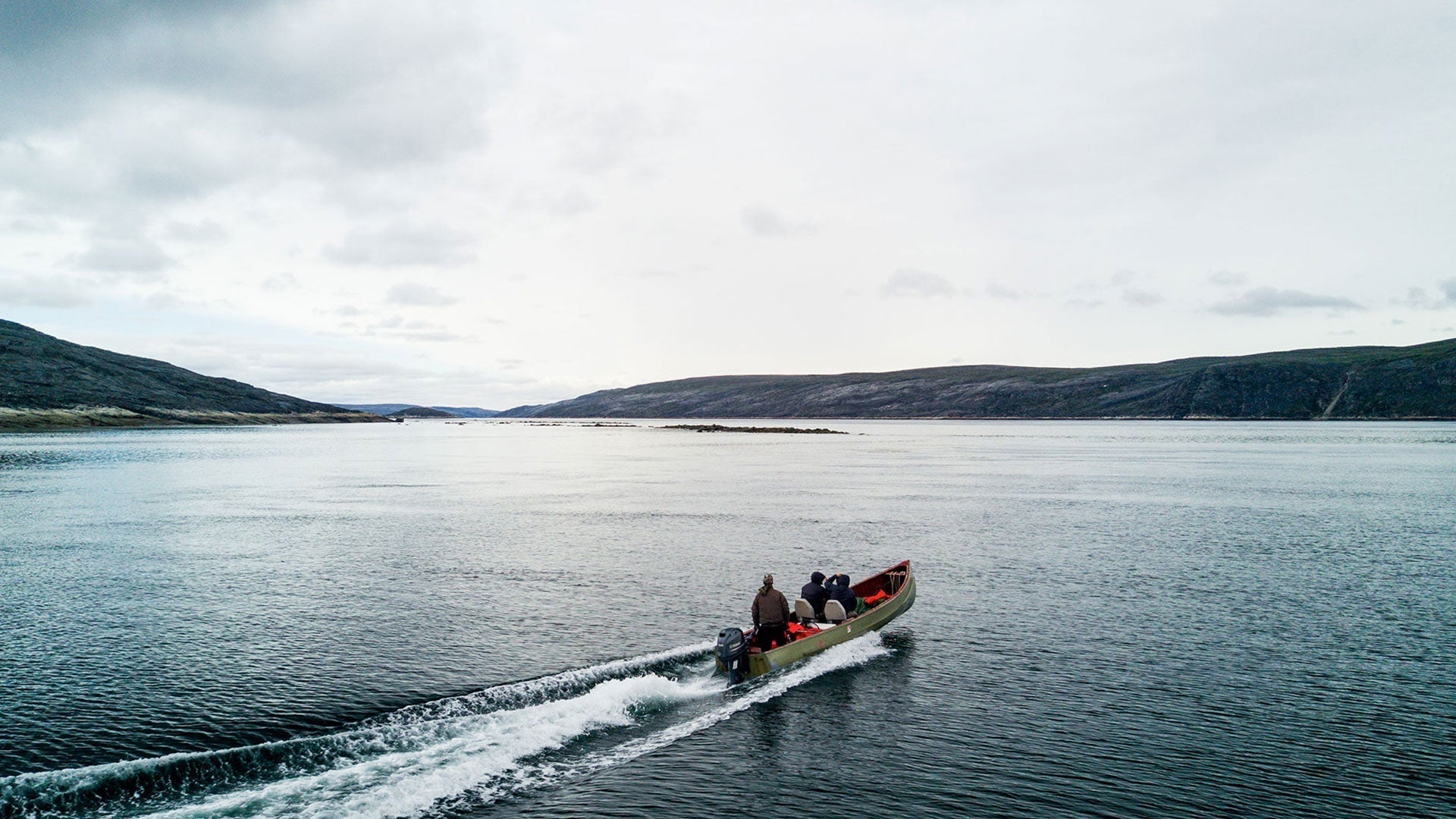 NUNAVIK : FISHING WITH THE INUIT OF KANGIRSUK - Hooké