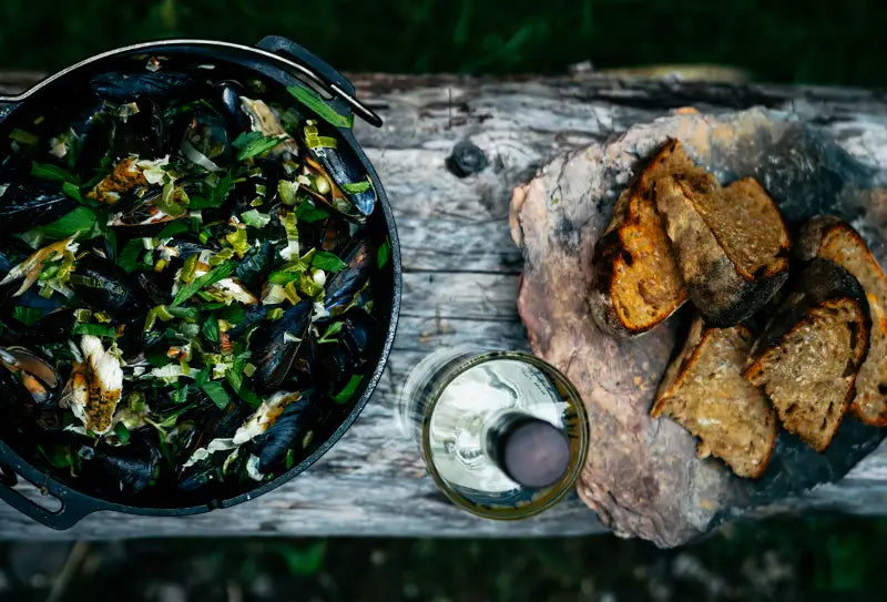 Creamy mussels with Hooké gin, salted herbs and smoked mackerel