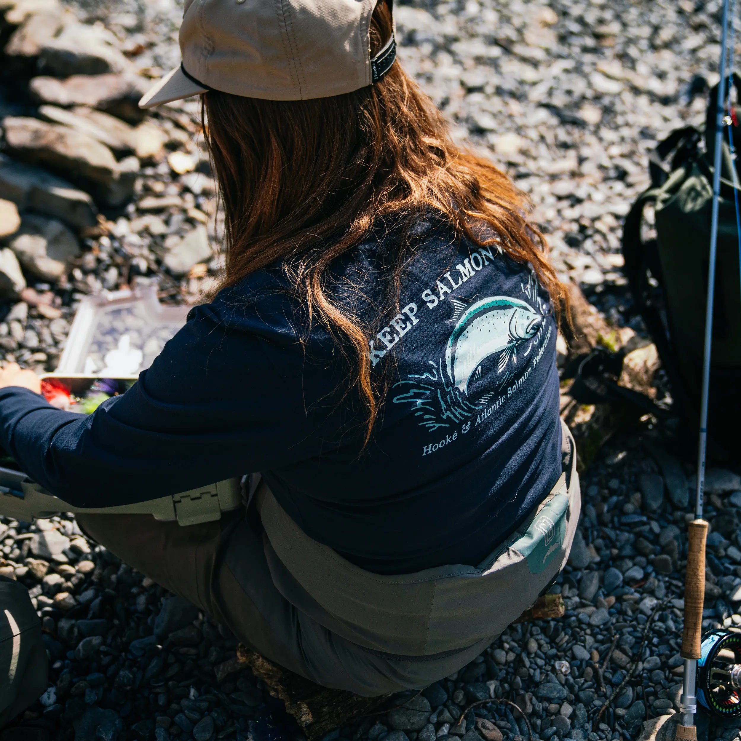 Haut à manches longues Keep Salmon Wild pour femme