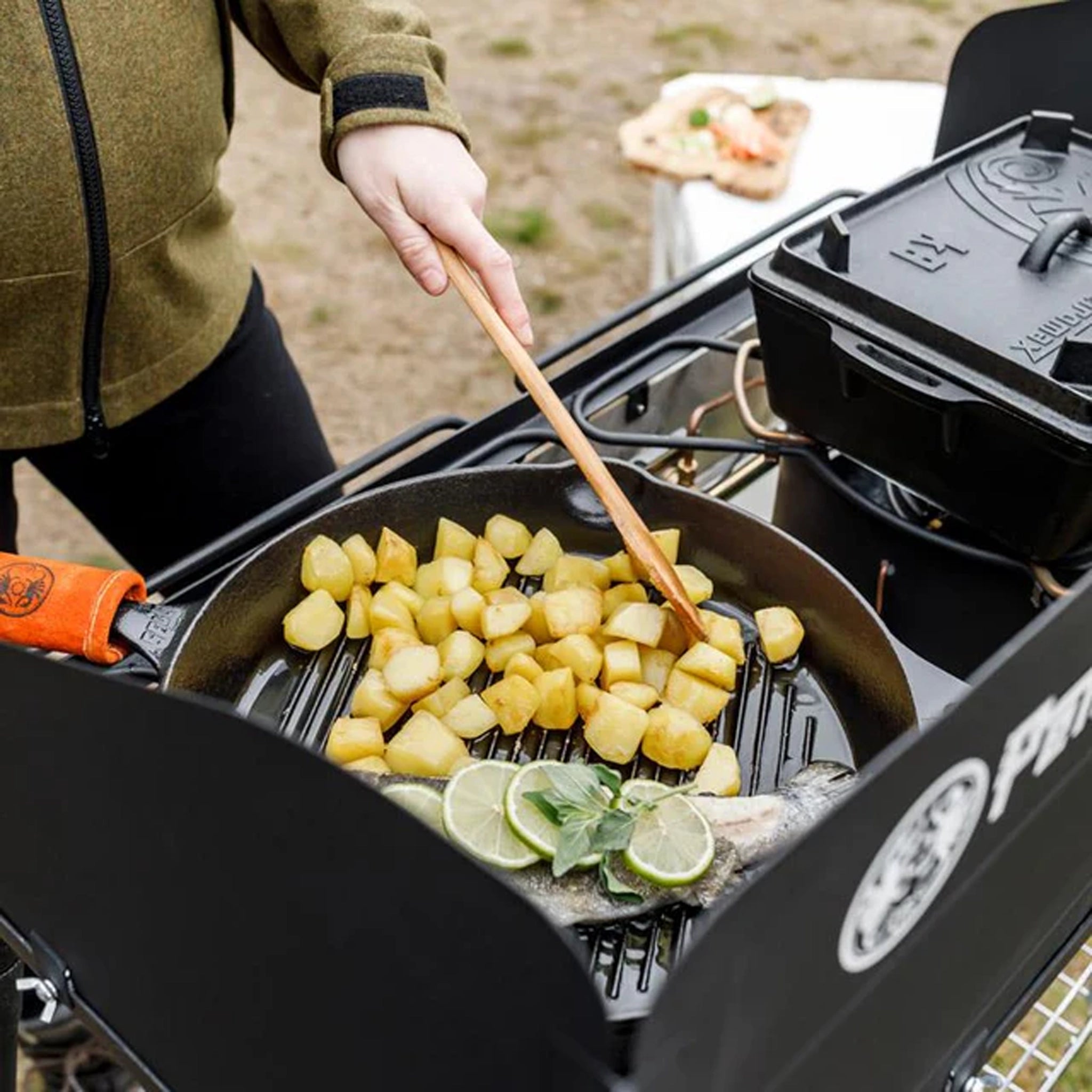Grill Fire Skillet with two Pan Handles - Hooké
