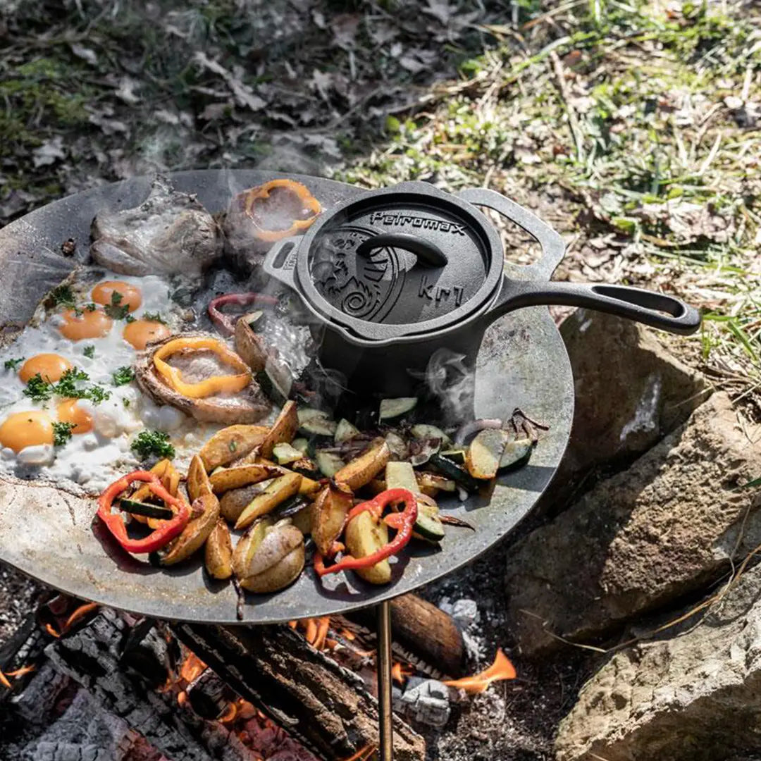 Cast Iron Saucepan with Lid - Hooké