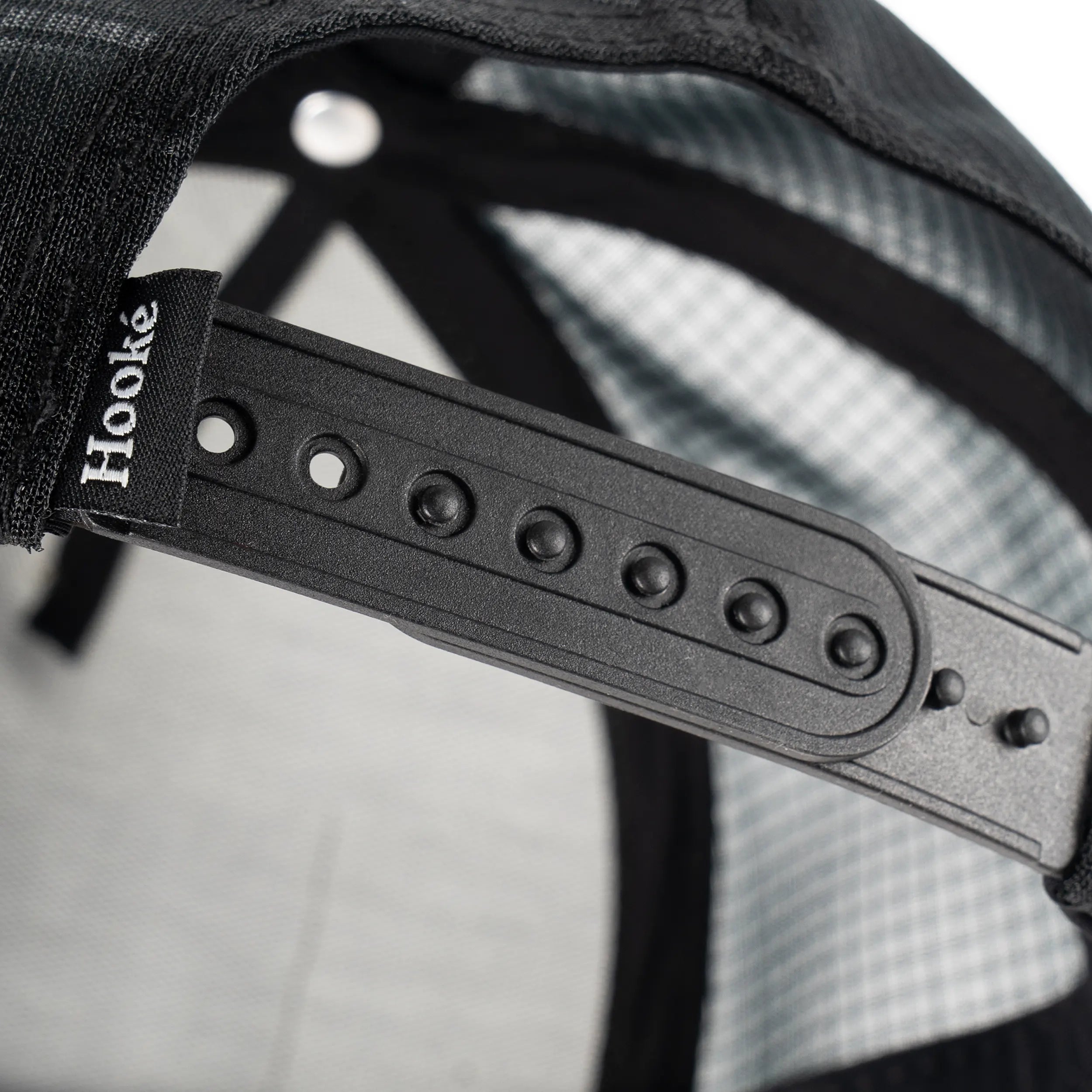 Outdoor Co. Curved Trucker Hat - Hooké